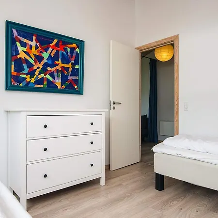 Scandinavian Lakeside Retreat-by Traum Semesterbostad