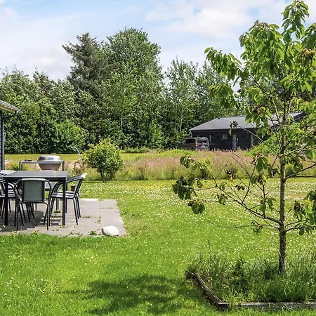 Scandinavian Lakeside Retreat-by Traum Сasa de vacaciones Ansager