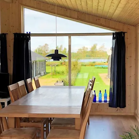 Semesterbostad Scandinavian Lakeside Retreat-by Traum Ansager