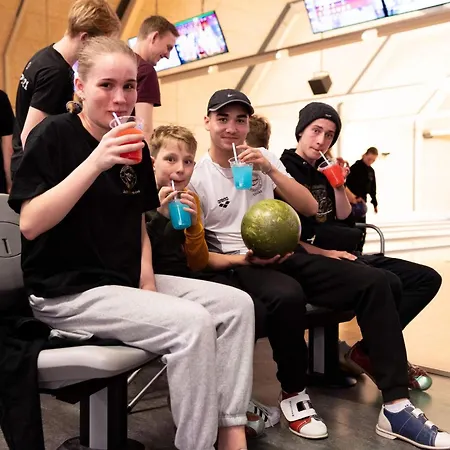 Scandinavian Lakeside Retreat-by Traum Ansager