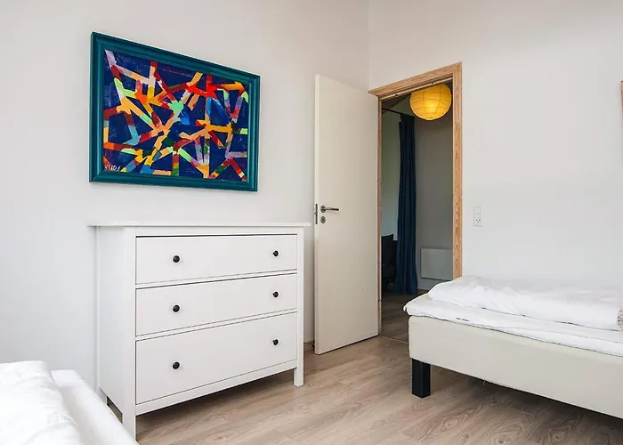 Scandinavian Lakeside Retreat-by Traum Holiday home