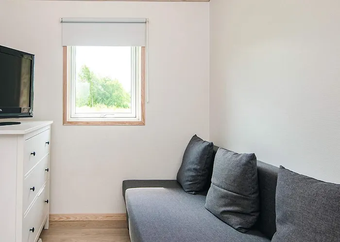 Scandinavian Lakeside Retreat-by Traum Holiday home